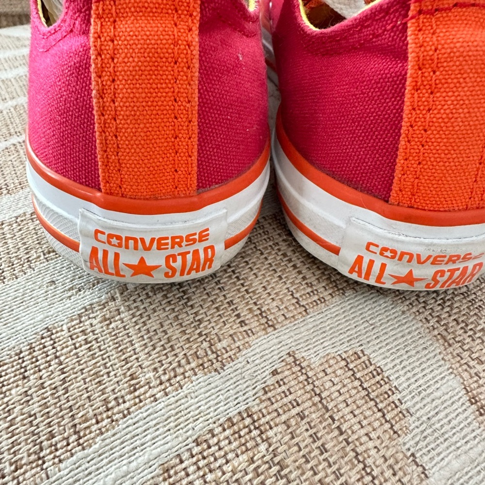 Converse  girls sneakers  size 4 orange and pink  color ,like new - Picture 4 of 6